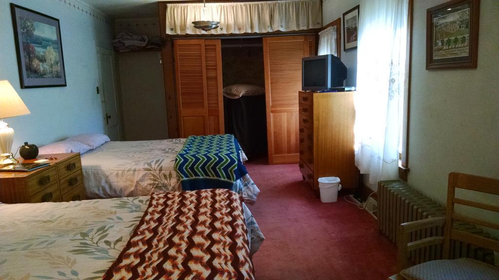 Fish & Loaves Bed And Breakfast Numidia Екстер'єр фото