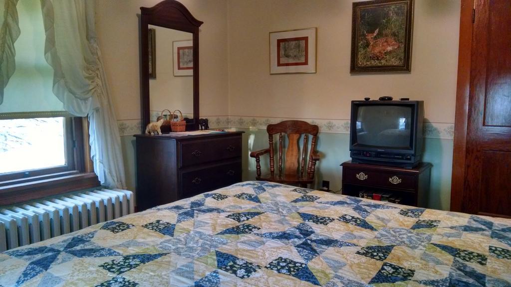 Fish & Loaves Bed And Breakfast Numidia Екстер'єр фото