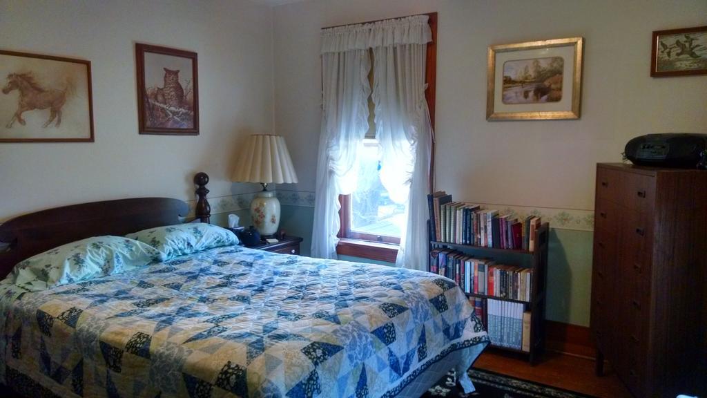 Fish & Loaves Bed And Breakfast Numidia Екстер'єр фото