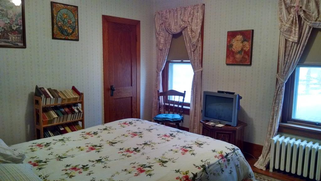 Fish & Loaves Bed And Breakfast Numidia Екстер'єр фото