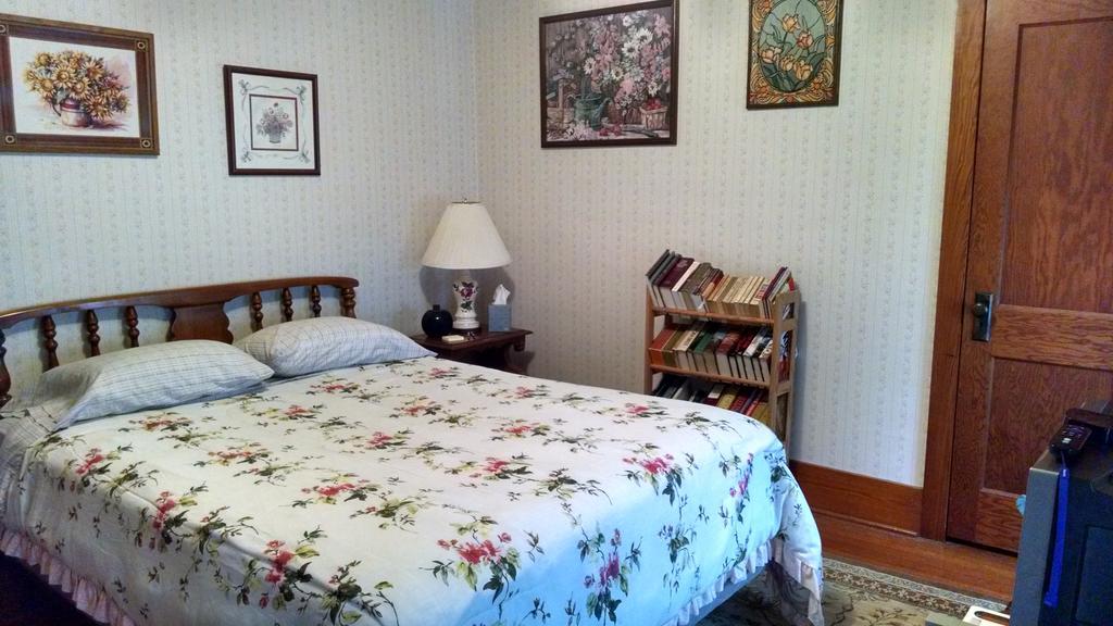 Fish & Loaves Bed And Breakfast Numidia Екстер'єр фото