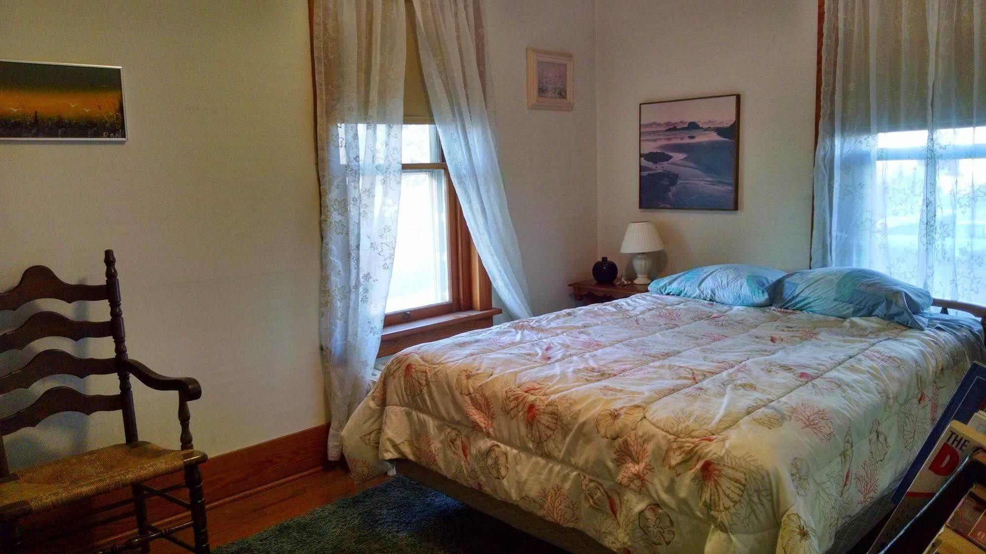 Fish & Loaves Bed And Breakfast Numidia Екстер'єр фото