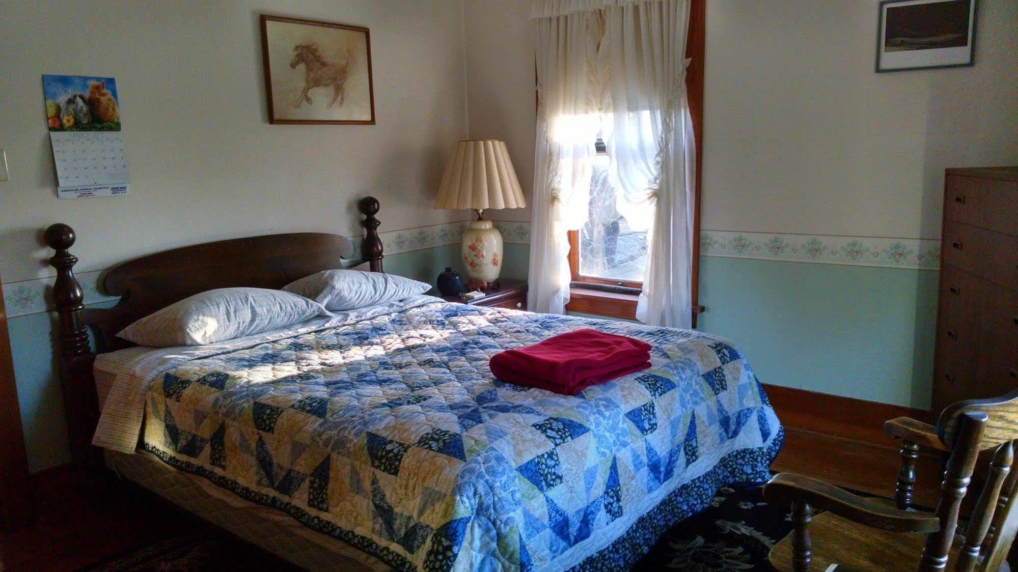 Fish & Loaves Bed And Breakfast Numidia Екстер'єр фото