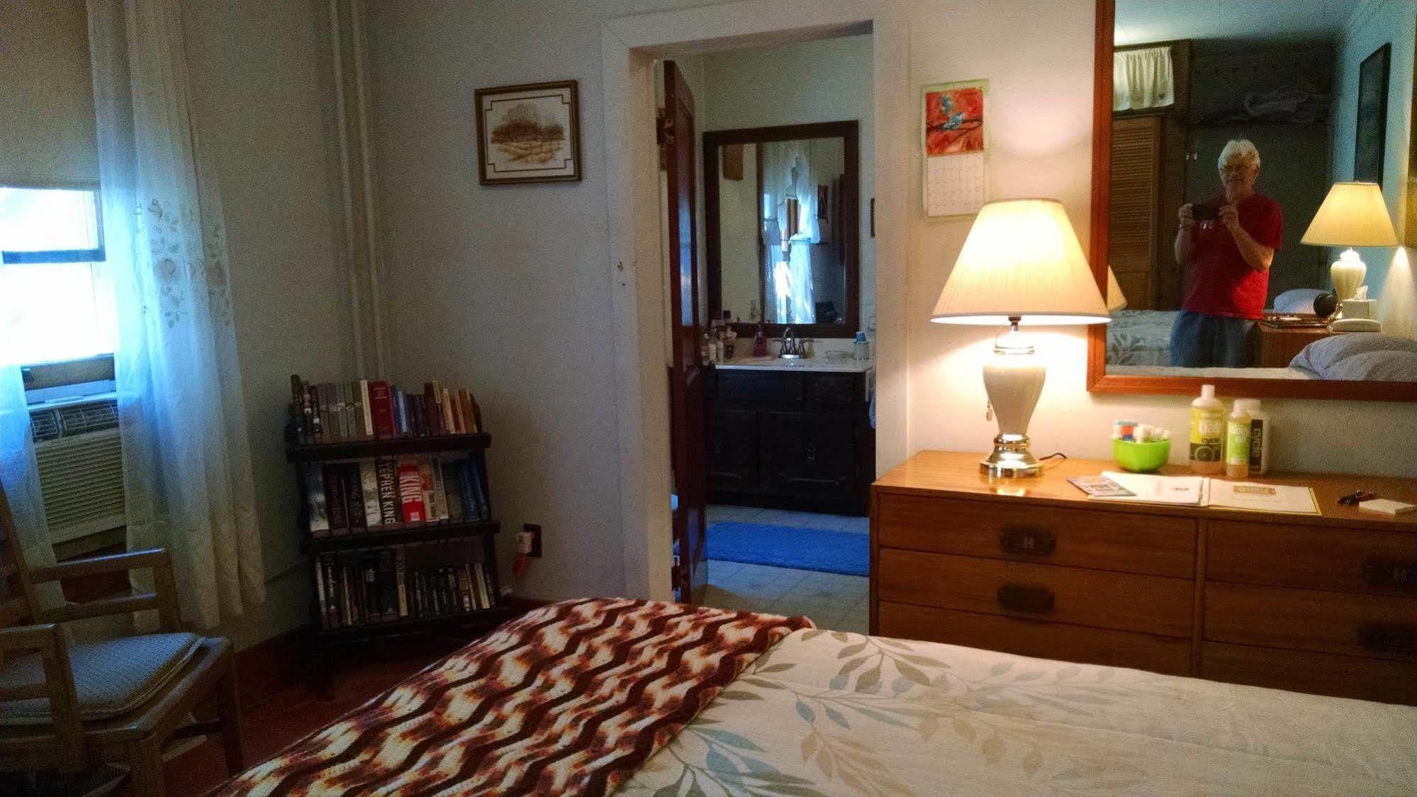 Fish & Loaves Bed And Breakfast Numidia Екстер'єр фото