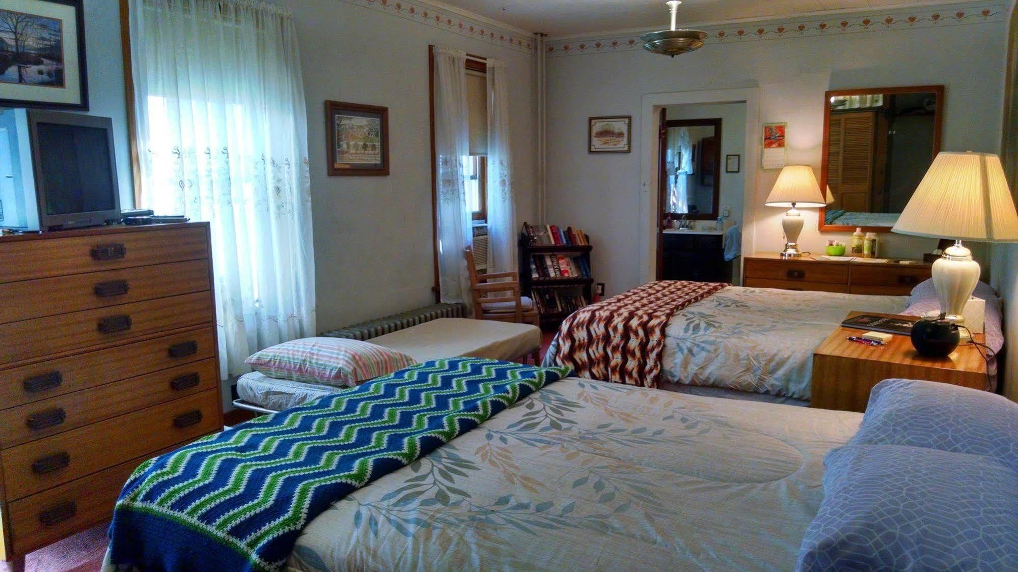 Fish & Loaves Bed And Breakfast Numidia Екстер'єр фото