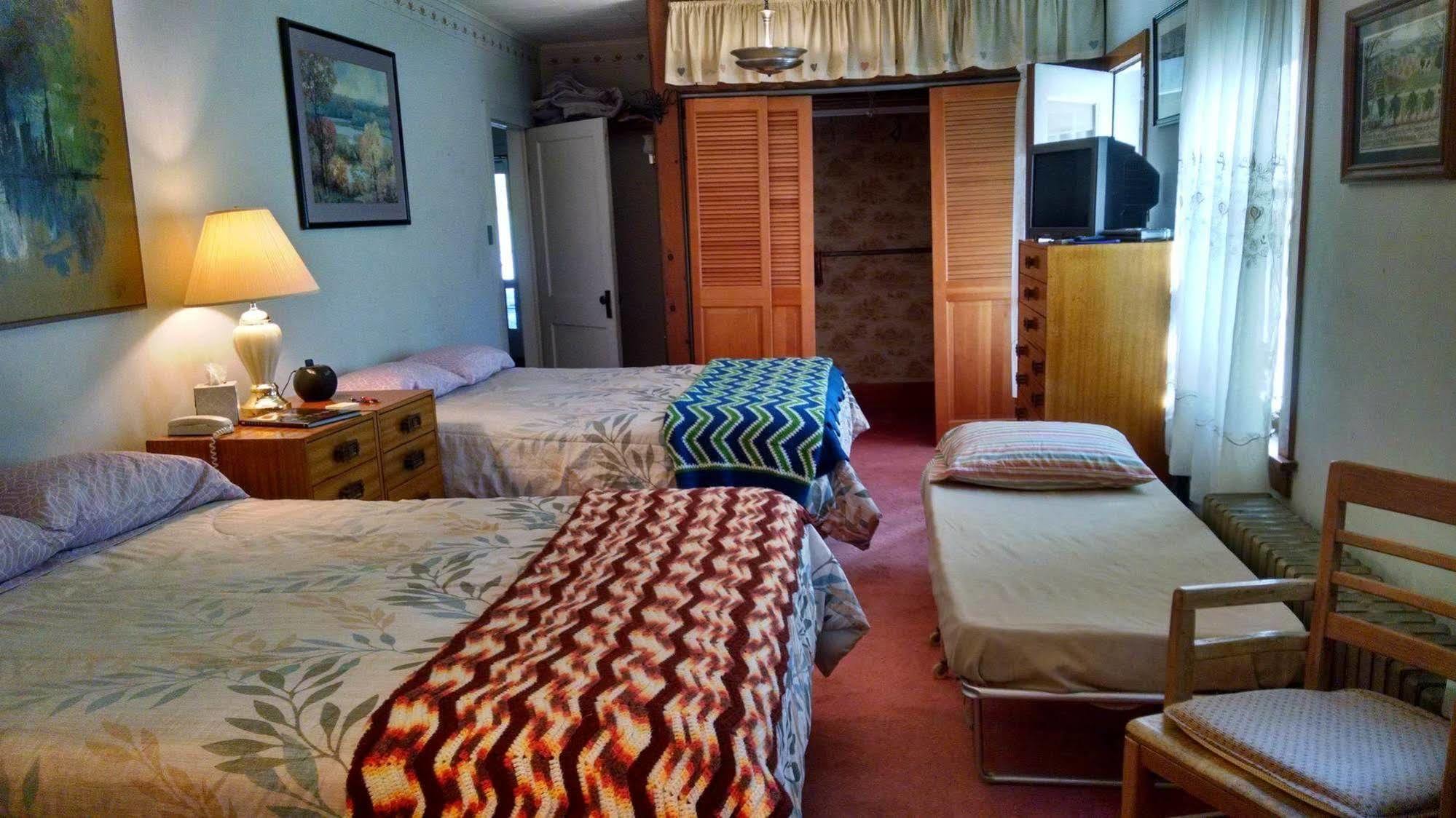 Fish & Loaves Bed And Breakfast Numidia Екстер'єр фото