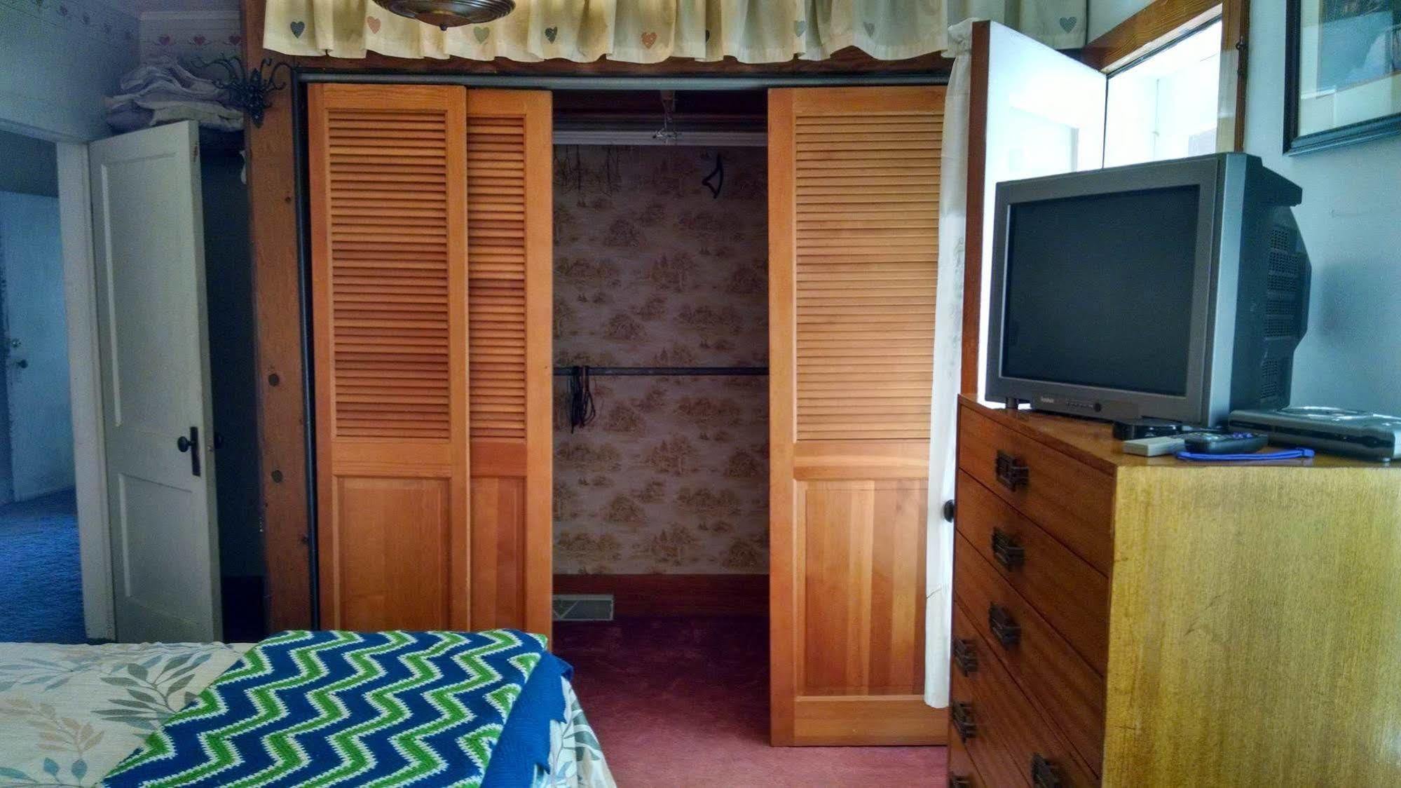 Fish & Loaves Bed And Breakfast Numidia Екстер'єр фото