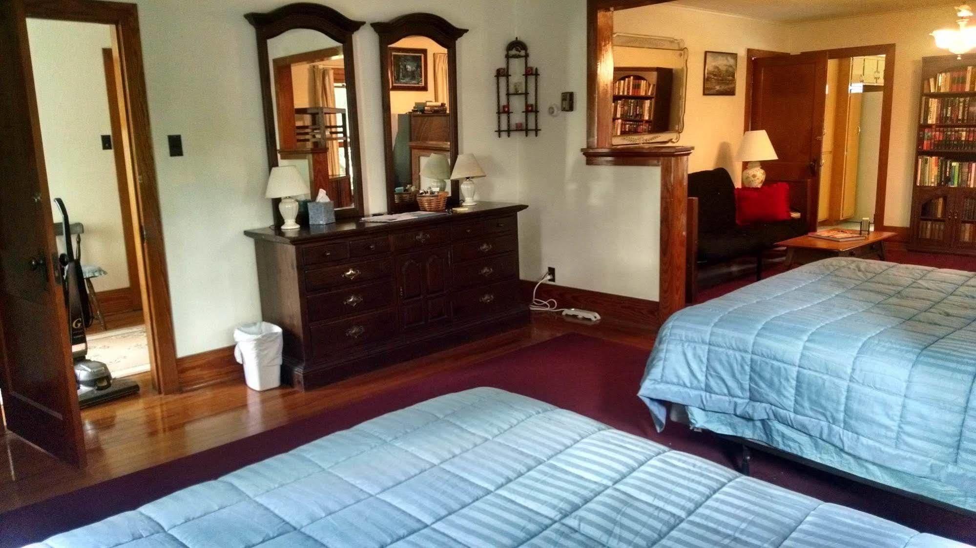 Fish & Loaves Bed And Breakfast Numidia Екстер'єр фото