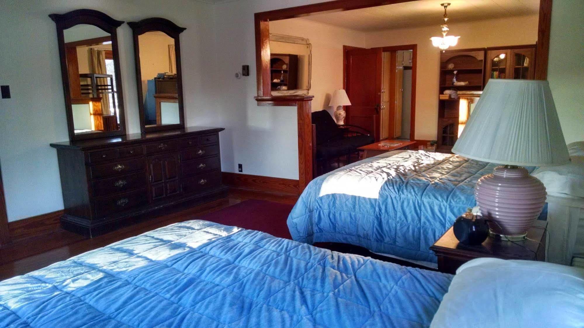 Fish & Loaves Bed And Breakfast Numidia Екстер'єр фото