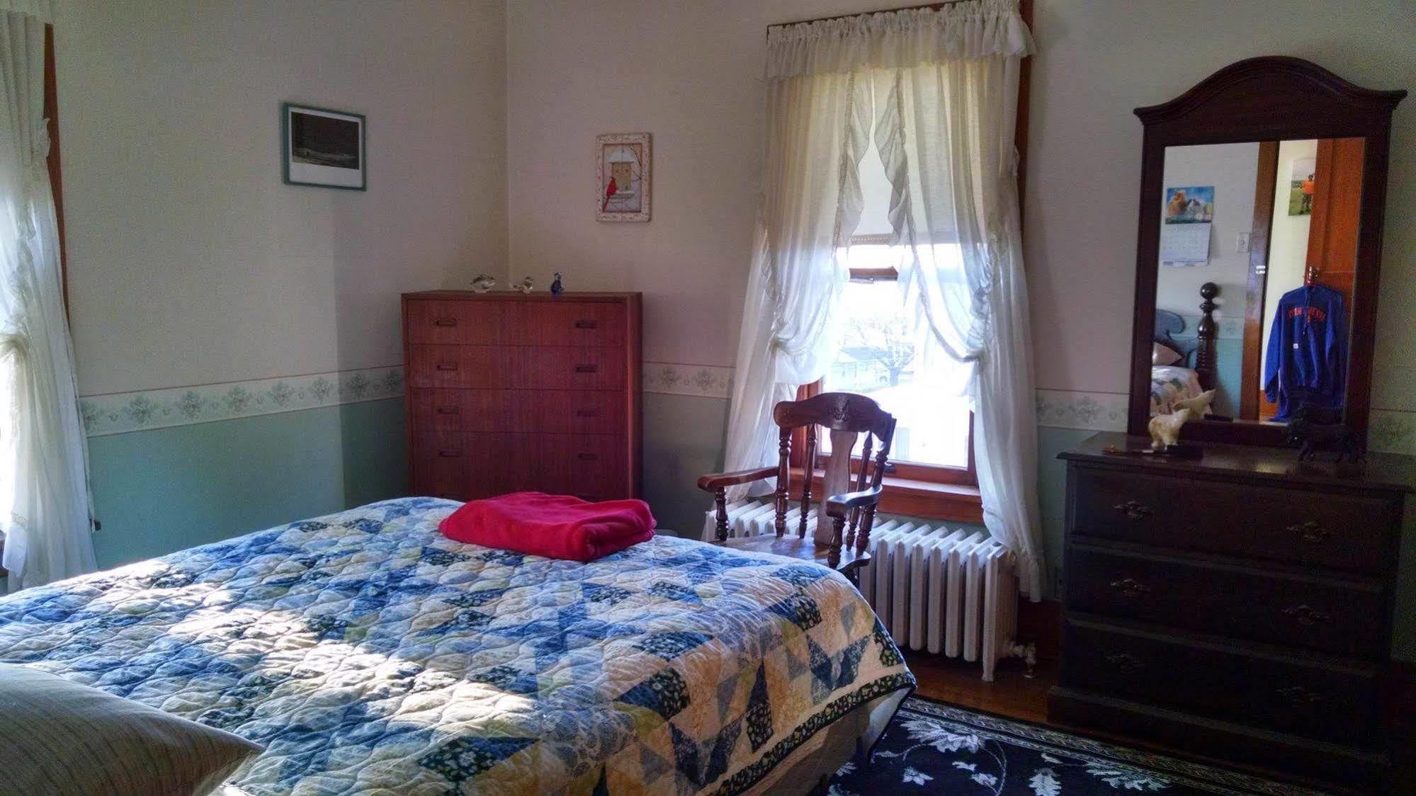 Fish & Loaves Bed And Breakfast Numidia Екстер'єр фото