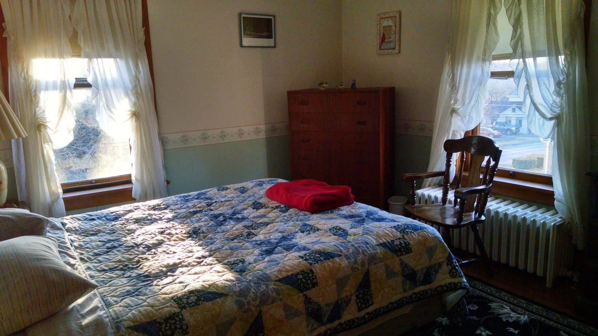 Fish & Loaves Bed And Breakfast Numidia Екстер'єр фото