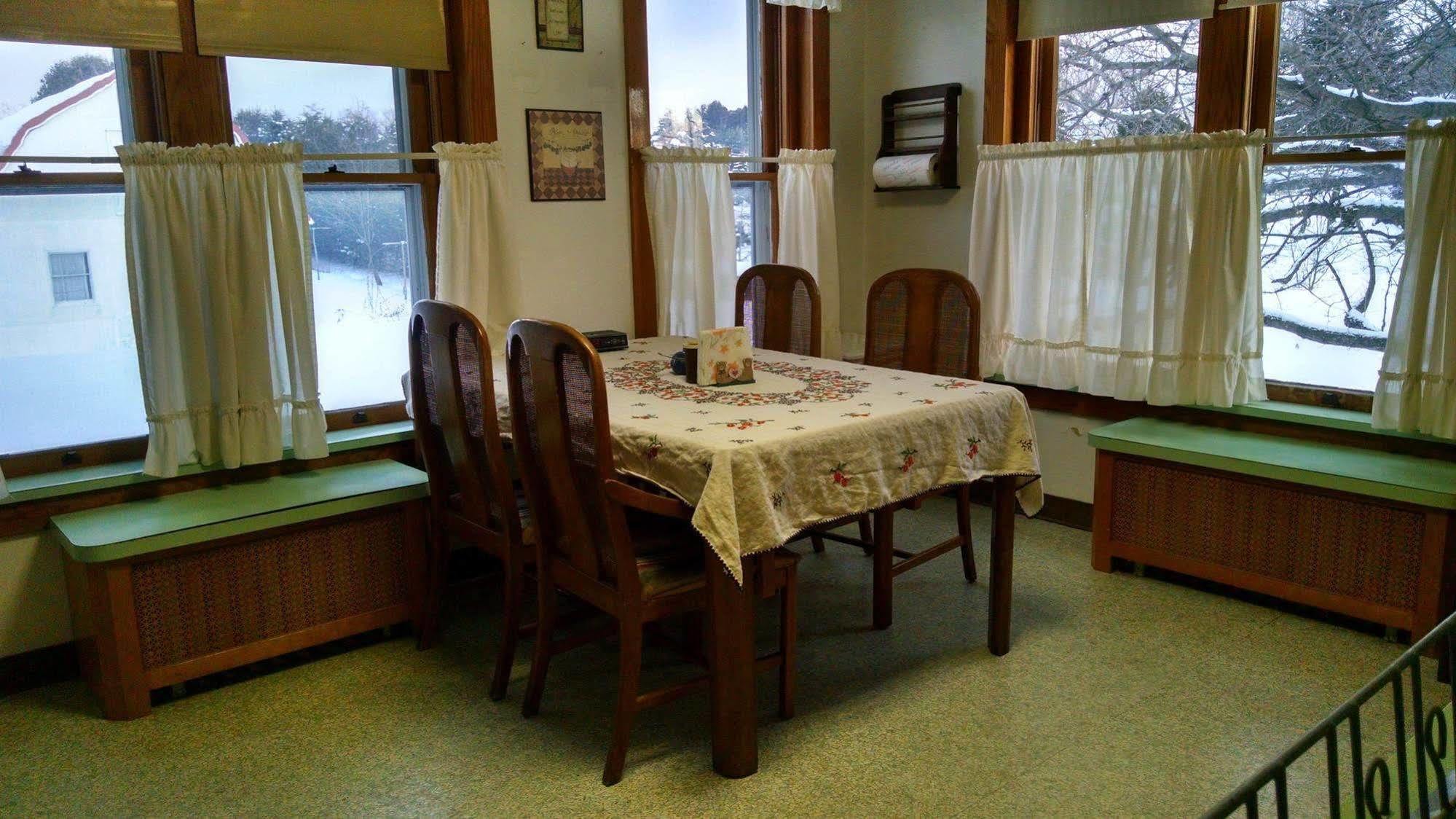 Fish & Loaves Bed And Breakfast Numidia Екстер'єр фото